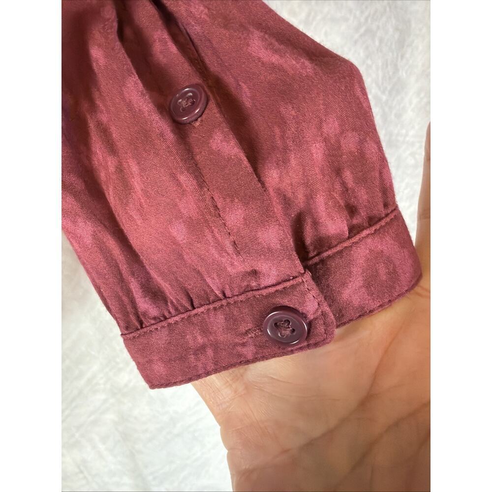 NWT Women's Eddie Bauer Lightweight Button Up Blouse Burgundy Size S MSRP $80 - Picture 7 of 9